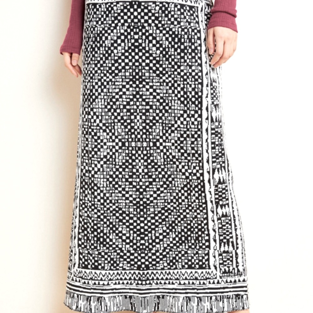 LUX Bilbao Intarsia Knit Maxi Gorgeous 🤩🥰! - Picture 2 of 4